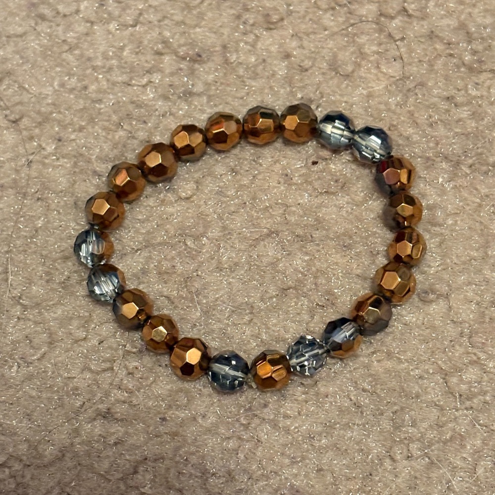 NWOT brown textured beaded stretchy bracelet with hints of black